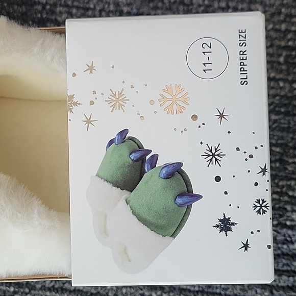 Dino Slippers - Green and White- Kids Sz 11-12 - Picture 2 of 3